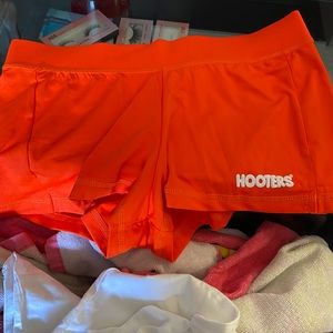 Hooters outfit